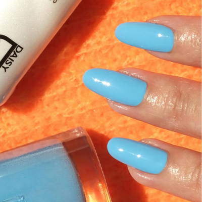 hands wearing DND Gel Polish - 530 Blue Lake, CA