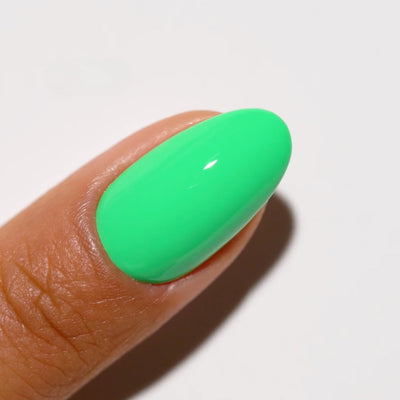 finger wearing DND Gel Polish 743 Mike Ike