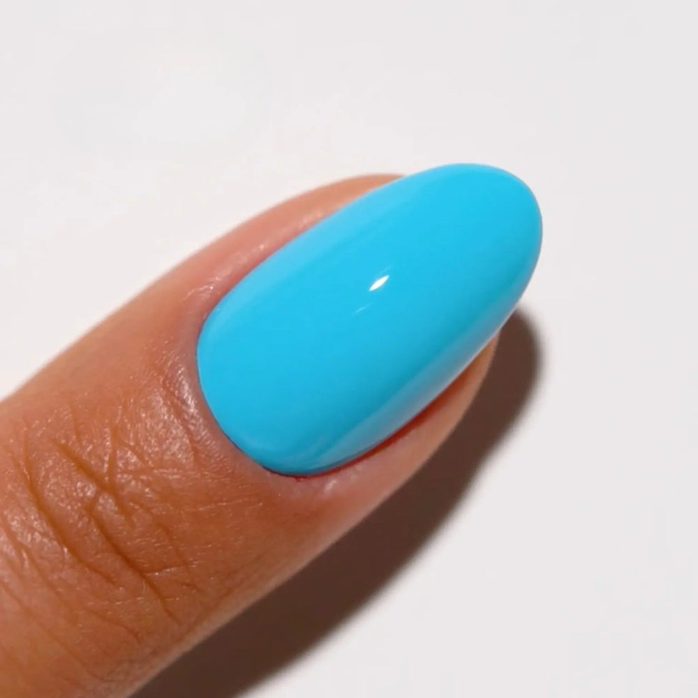 finger wearing DND Gel Polish - 792 Bubbles