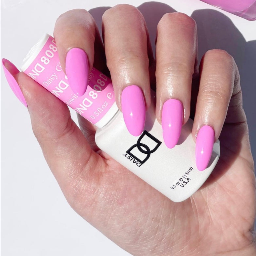 hands wearing DND Gel Polish 808 Glowing Daisy
