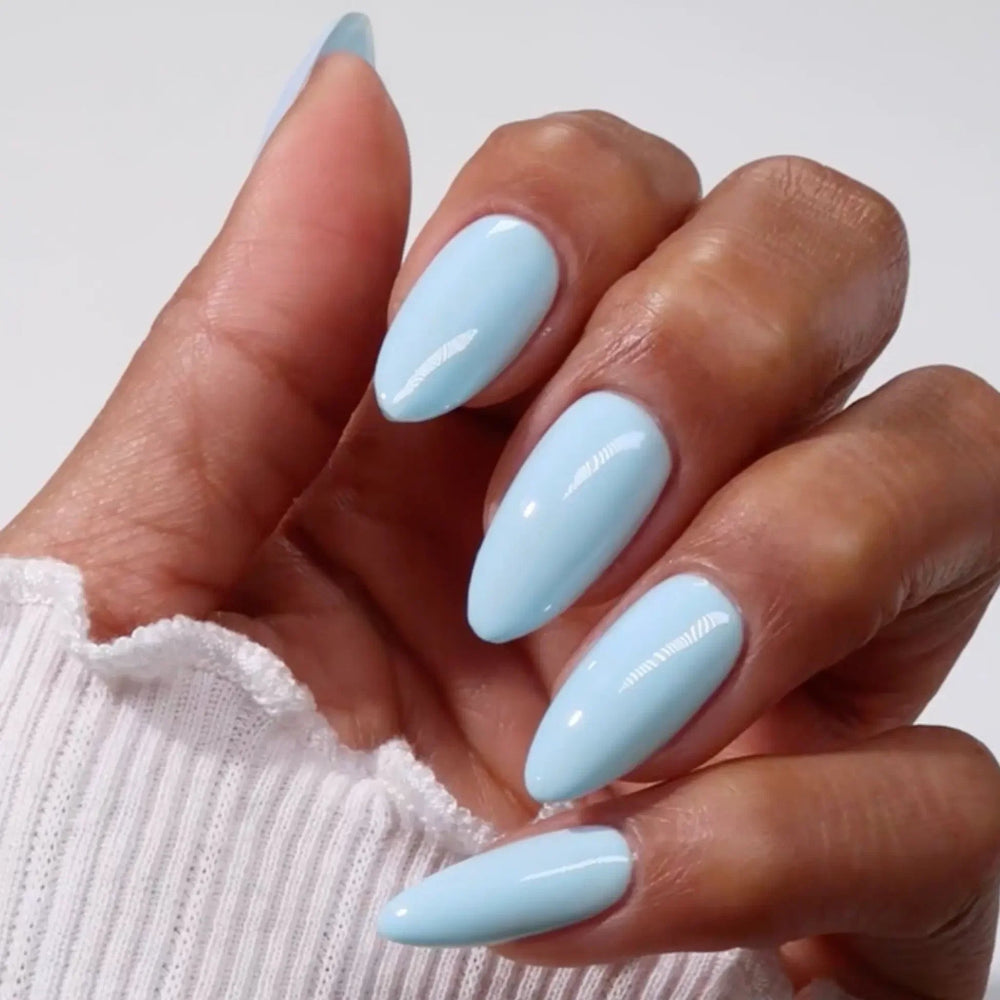 hands wearing DND HEMA FREE Gel Polish 209 Hydro Homie
