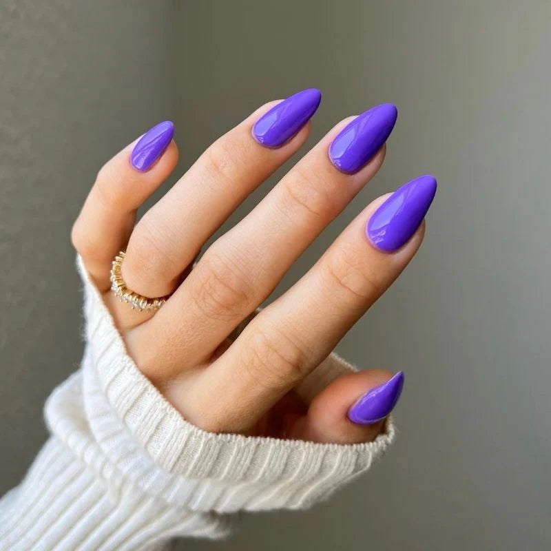 hands wearing 225 Scorpio's Discovery Diva Gel & Polish Duo by DND