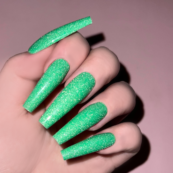 Swatch of GFX120 Keep Palm By Kiara Sky