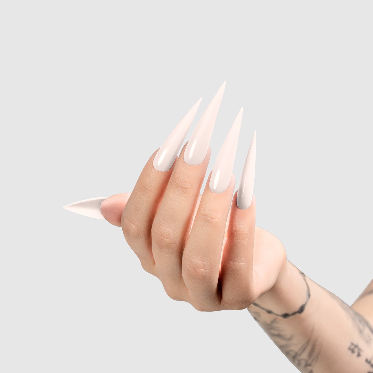 Chaun Legend Gel - LG5111 Vanilla Vixen hand