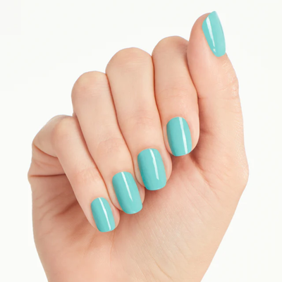 OPI Intelli-Gel - L24 Closer Than You Might Belem hand
