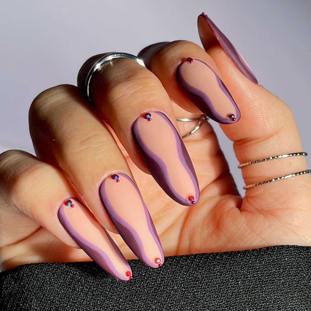 Perfect Match Pro Matte Top Coat hand