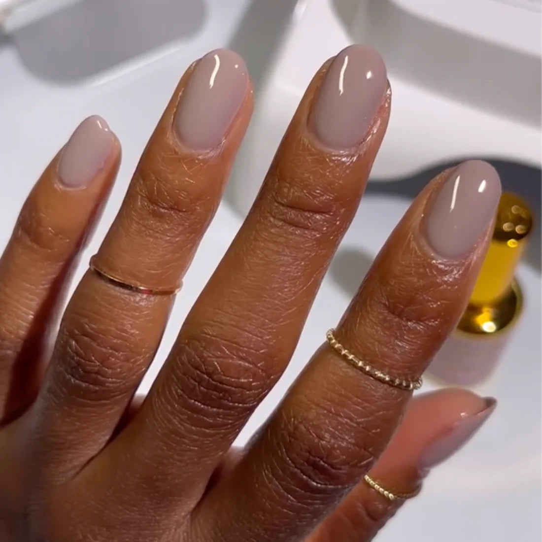 DND DC Gel Polish - 103 Bamboo Brown hand