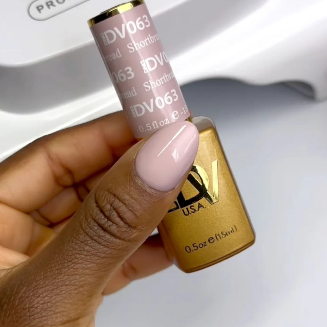 DND Diva Gel Polish - 063 Shortbread bottle