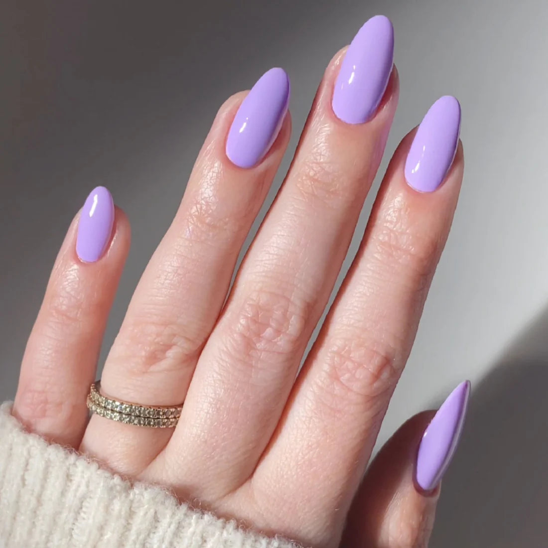 DND Diva Gel Polish - 194 Clique-Bait hand