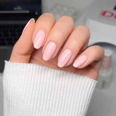 DND Gel & Polish Duo 3456 Pink Bubble hand