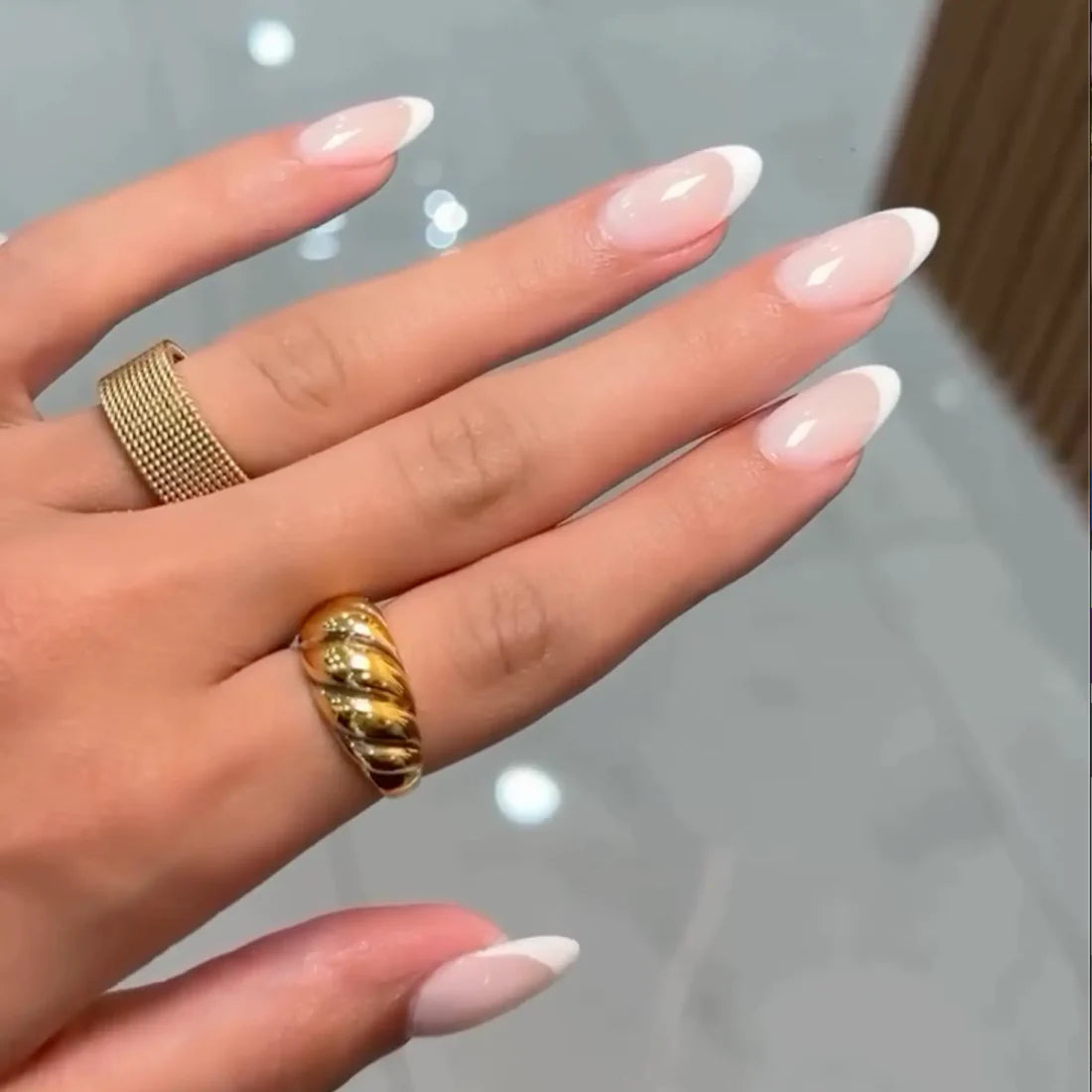 DND DC Dap Dip Powder 1.6oz - 2443 Sheer Sugar hand