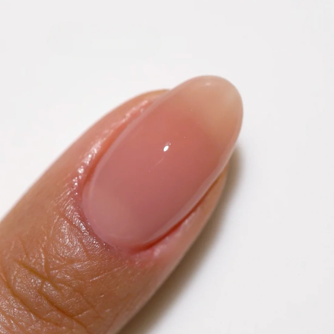 DND DC Dap Dip Powder 1.6oz - 2463 Sweet Escape finger