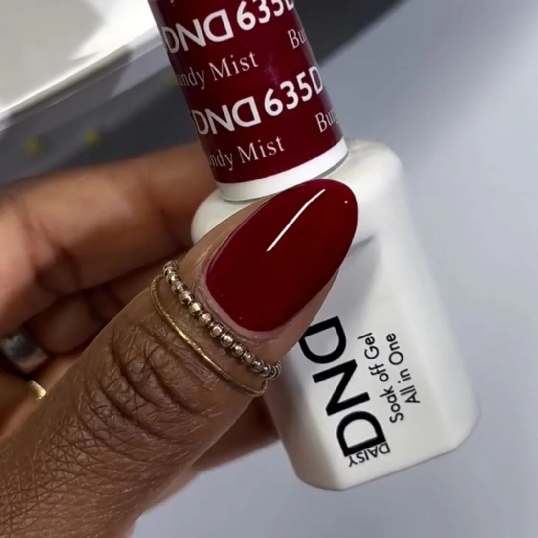 DND Gel Polish - 635 Burgundy Mist hand