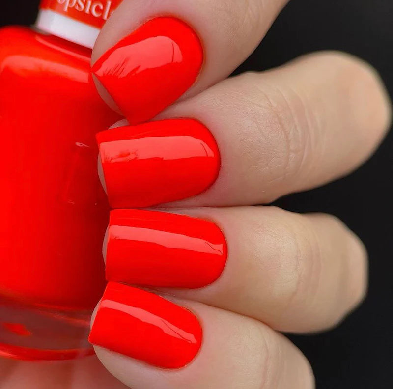 DND Gel Polish - 818 Popsicle hand