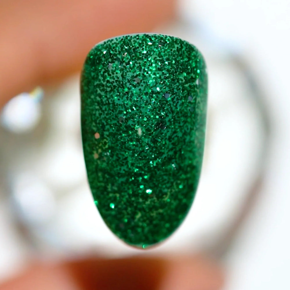 finger swatch for DND Gel Polish - 582 Emerald Quartz