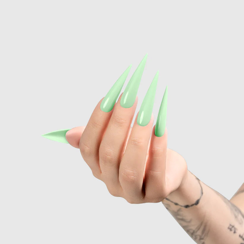 Chaun Legend Gel - LG5134 Spearmint Secrets hand