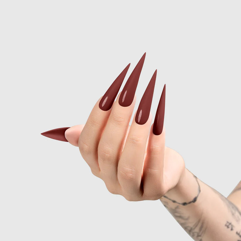 Chaun Legend Gel - LG5207 Ryana's Red Kiss hand