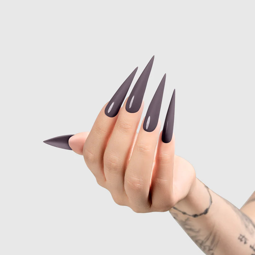 Chaun Legend Gel - LG5226 The Mauve-ment hand