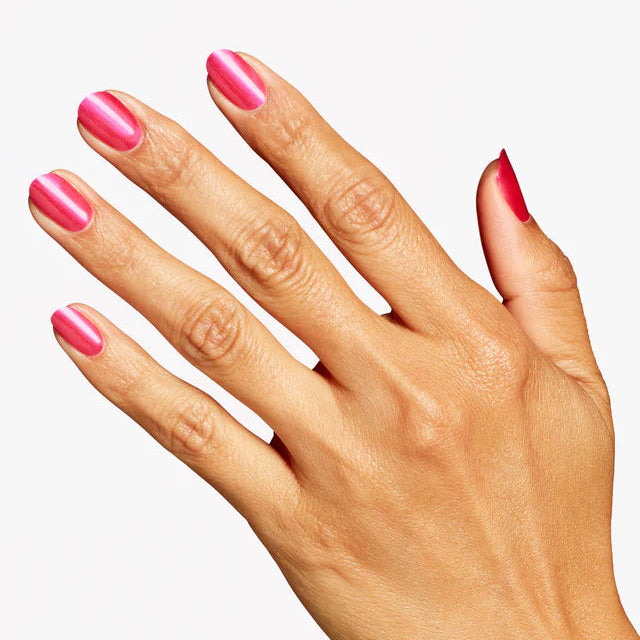 OPI Dip - S067 Pompeii Pink hand