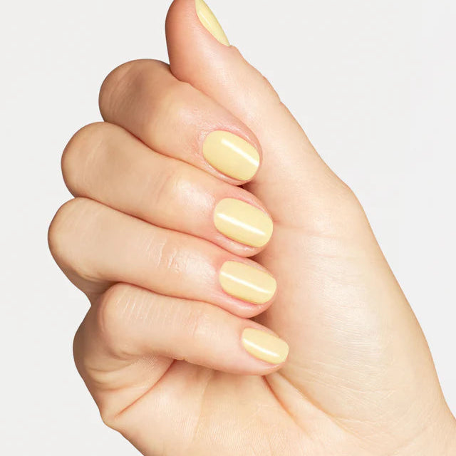 OPI Dip - S069 Sunny Bunny hand