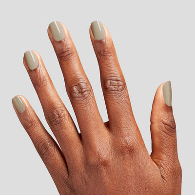 OPI Intelli-Gel - F033 Suzi’s Pager hand