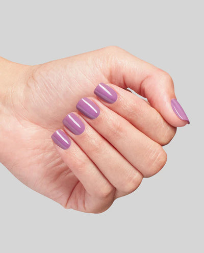 OPI Polish - S060 Vogue En Violet hand