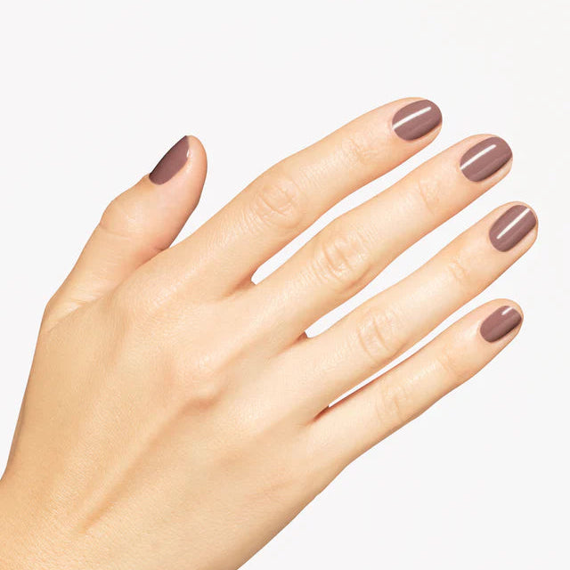 OPI Polish - S063 You Don't Know Suzi hand