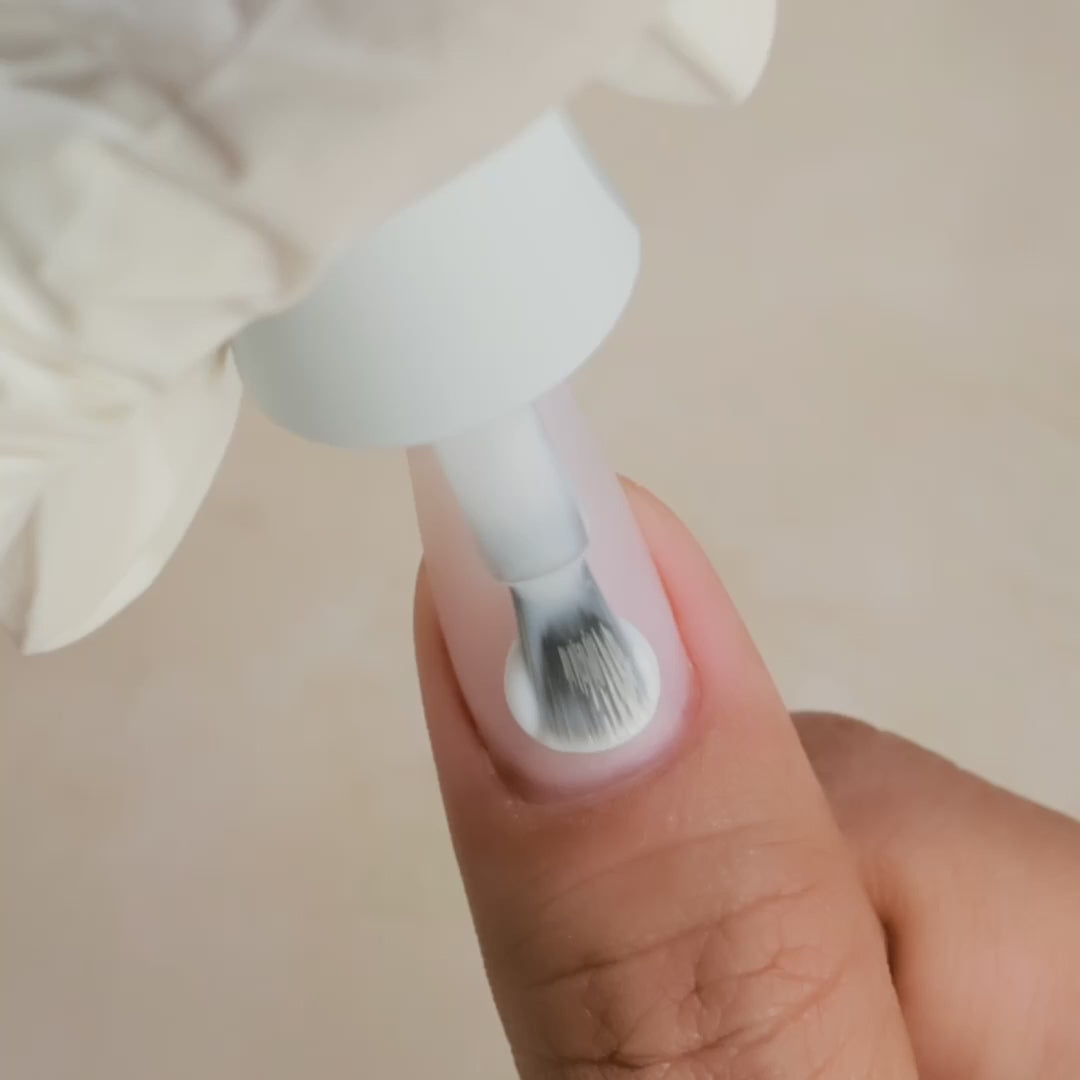 Kiara Sky Gel Pro Polish -  HFG002 Splash Of Milk vid