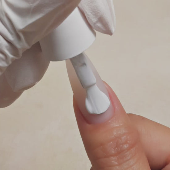 Kiara Sky Gel Pro Polish -  HFG001 True White vid