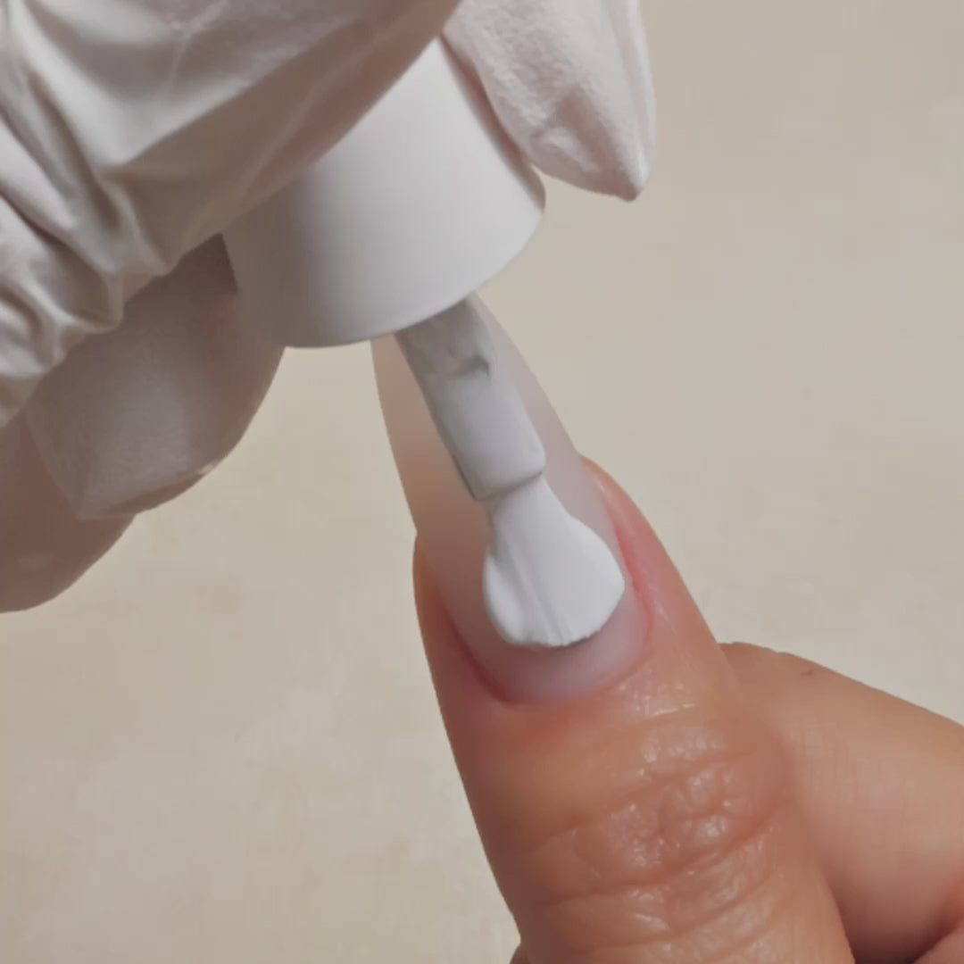 Kiara Sky Gel Pro Polish -  HFG001 True White vid