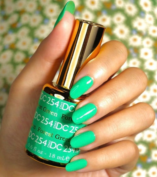 Hands Wearing 254 Forest Green Duo By DND DC