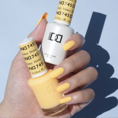 hands wearing 745 Honey Trio by DND