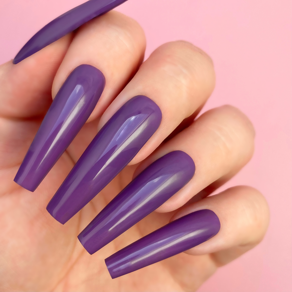 Swatch of 5060 Low Key Gel & Polish Duo All-in-One by Kiara Sky