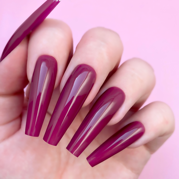 Swatch of 5058 Ultra Violet Gel & Polish Duo All-in-One by Kiara Sky