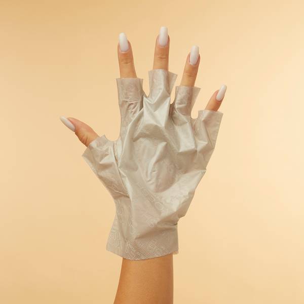 example of Collagen Peppermint & Herb Extract Gloves by Voesh
