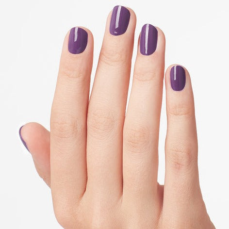 hands wearing LA11 Violet Visionary - Dip Powder 1.5oz by OPI